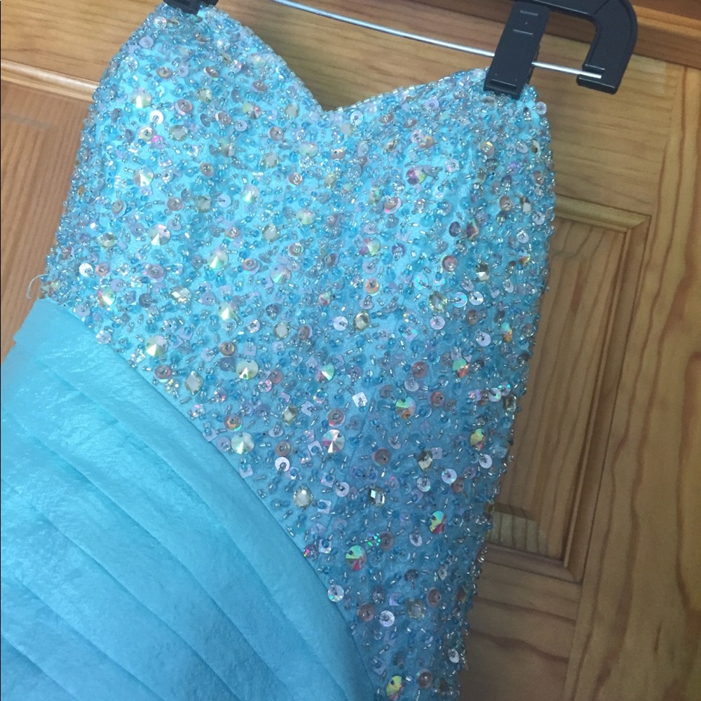 BLUE PROM DRESS - Picture 6 of 8